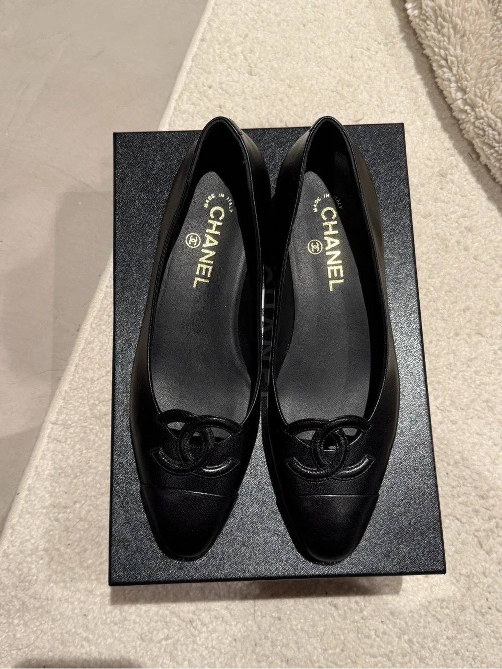 CHANEL Black Leather CC Logo Ballet Flats